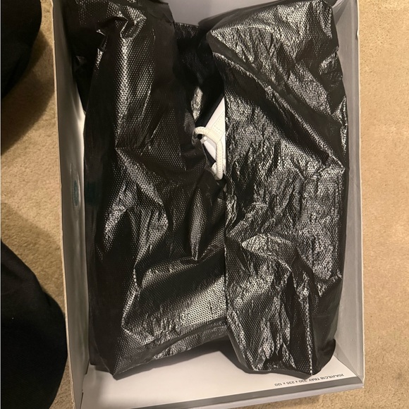 Jordan 11 Retro Low Legend Blue - Picture 8 of 10